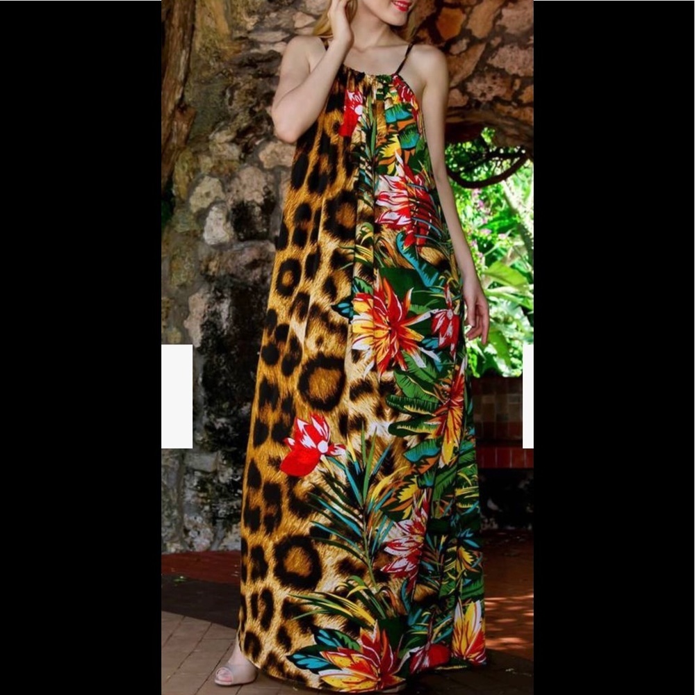 Goga resort wear multi print maxi dress. - Picture 4 of 7